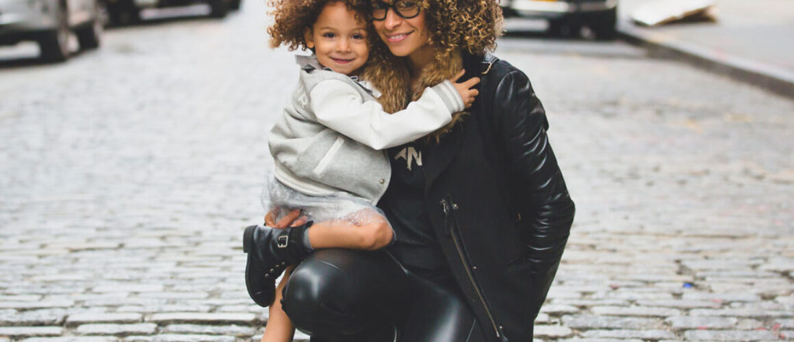 mother-pose-with-daughter